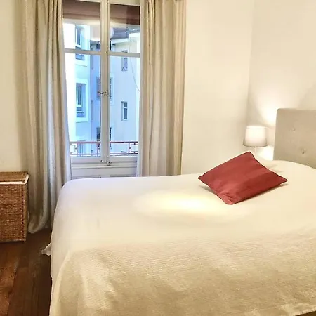 Your Bright Charming Cocoon Between And アパート ローザンヌ