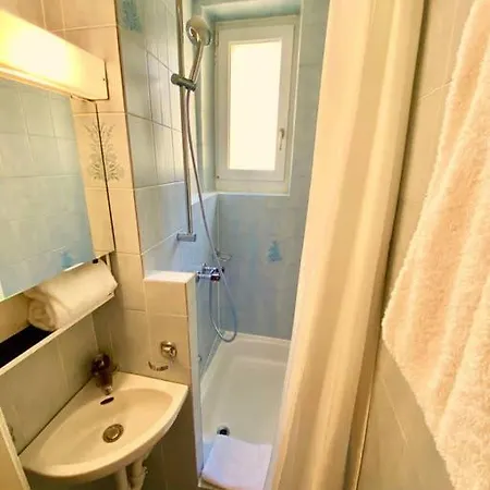 アパート Your Bright Charming Cocoon Between And ローザンヌ