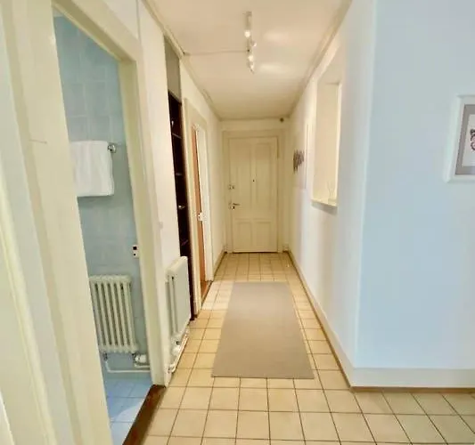 Your Bright Charming Cocoon Between And Apartmán Лозана